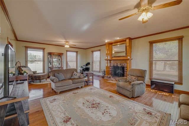 1733 Highway Aa, Farmington, MO 63640