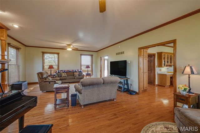 1733 Highway Aa, Farmington, MO 63640