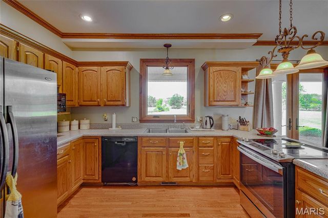 1733 Highway Aa, Farmington, MO 63640