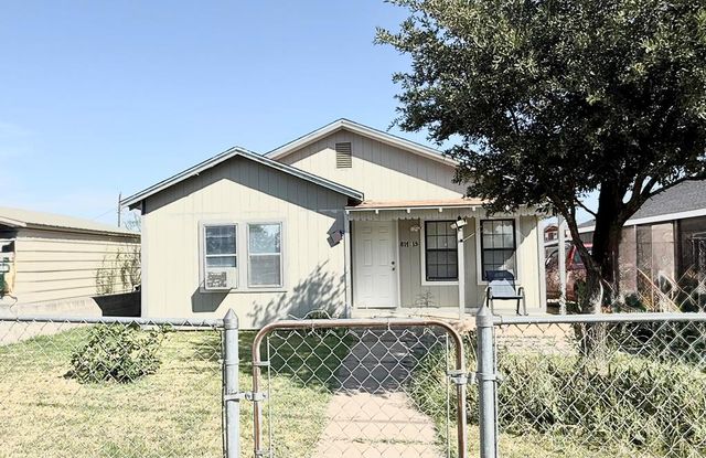 817 E 15th St, Odessa, TX 79761