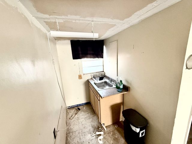 817 E 15th St, Odessa, TX 79761