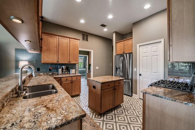 6004 HAMMOCK HILL AVENUE, Lithia, FL 33547