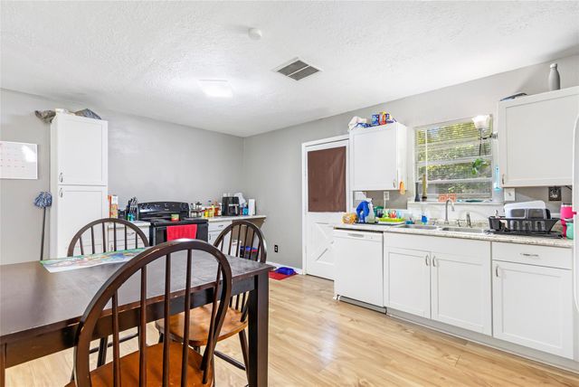 314 County Road 3181, Cleveland, TX 77327