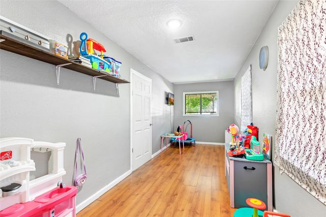 314 County Road 3181, Cleveland, TX 77327