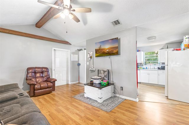 314 County Road 3181, Cleveland, TX 77327