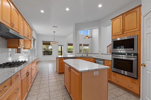 8204 Texas Plume RD, Austin, TX 78759