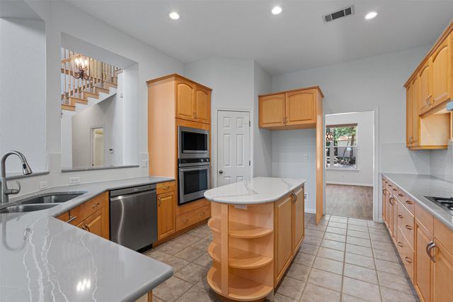 8204 Texas Plume RD, Austin, TX 78759