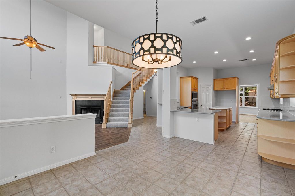 8204 Texas Plume RD, Austin, TX 78759