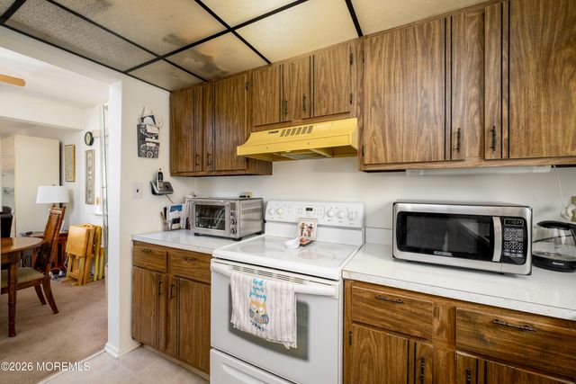 12 Pheasant Place, Howell, NJ 07731