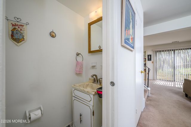 12 Pheasant Place, Howell, NJ 07731