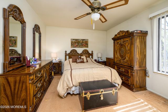 12 Pheasant Place, Howell, NJ 07731