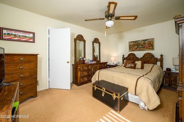 12 Pheasant Place, Howell, NJ 07731