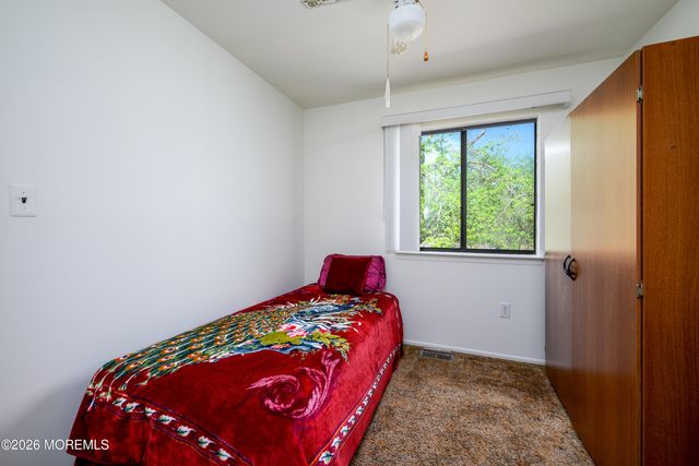 12 Pheasant Place, Howell, NJ 07731