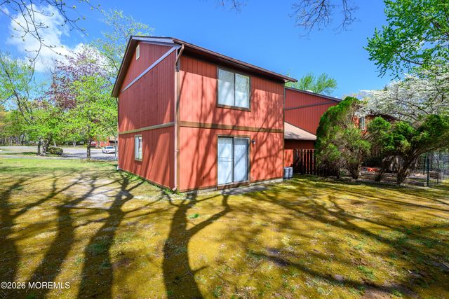 12 Pheasant Place, Howell, NJ 07731