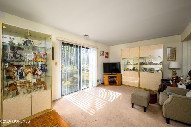 12 Pheasant Place, Howell, NJ 07731