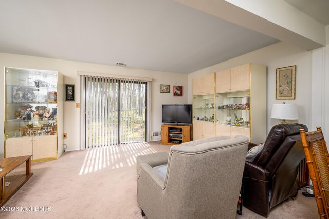 12 Pheasant Place, Howell, NJ 07731