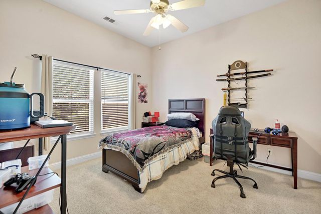 2572 Trenton Avenue, Clovis, CA 93619
