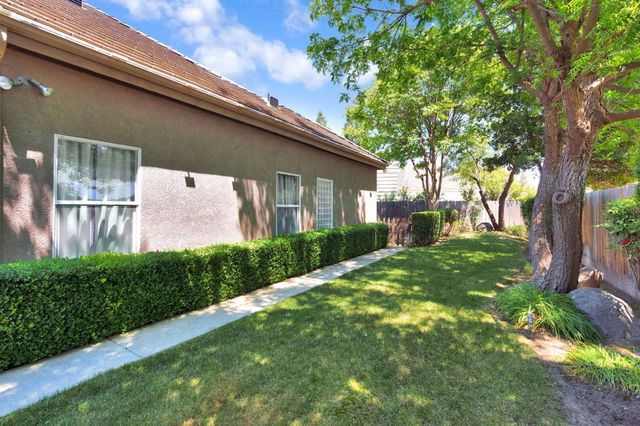 2572 Trenton Avenue, Clovis, CA 93619