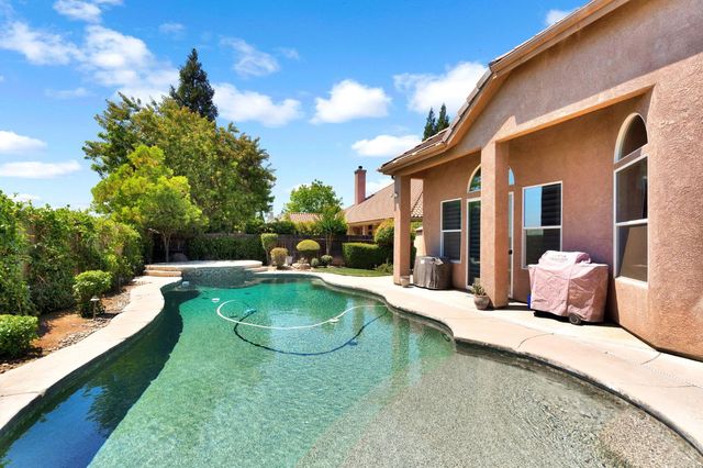 2572 Trenton Avenue, Clovis, CA 93619