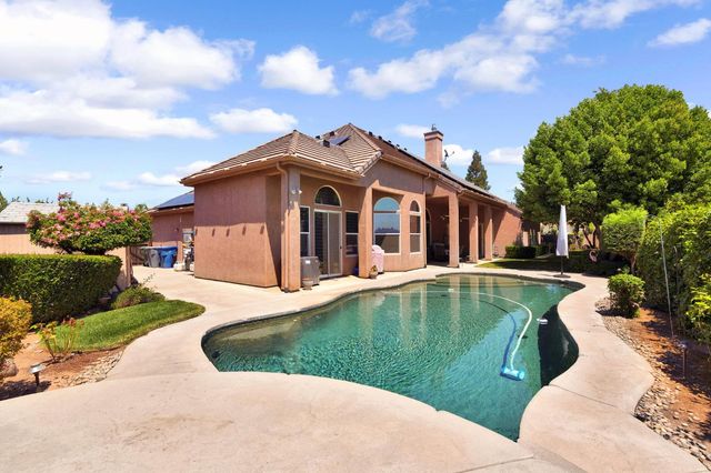 2572 Trenton Avenue, Clovis, CA 93619
