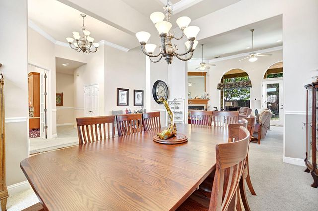 2572 Trenton Avenue, Clovis, CA 93619