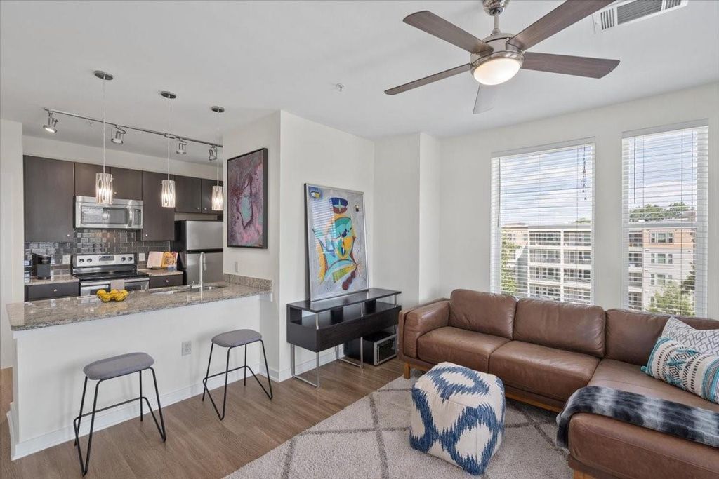 1900 Barton Springs RD 5001, Austin, TX 78704