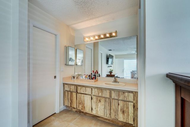 1677 NW 111th Way, Coral Springs, FL 33071