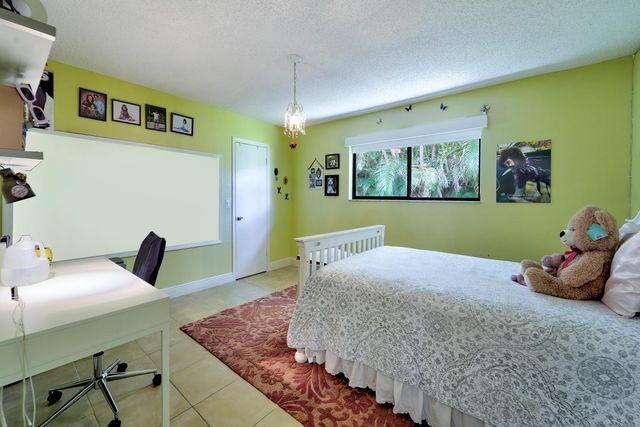 1677 NW 111th Way, Coral Springs, FL 33071
