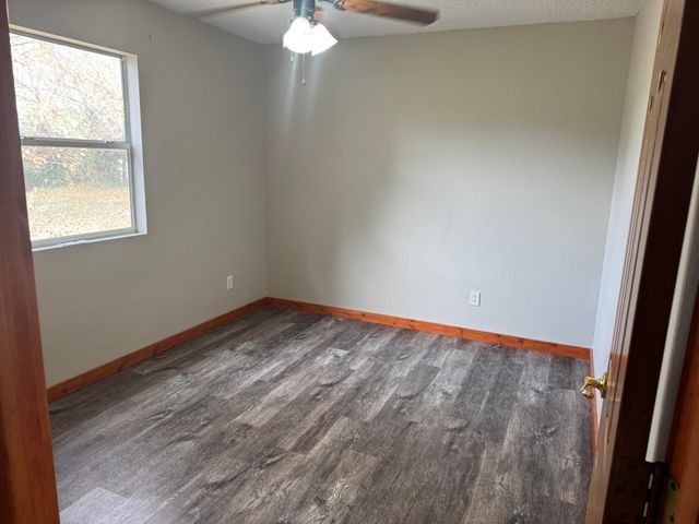 565 N Williams Place, Bolivar, MO 65613