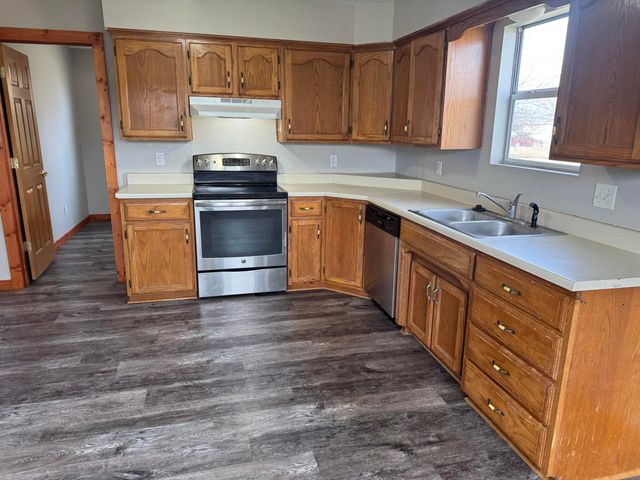 565 N Williams Place, Bolivar, MO 65613