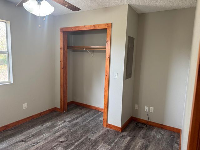 565 N Williams Place, Bolivar, MO 65613