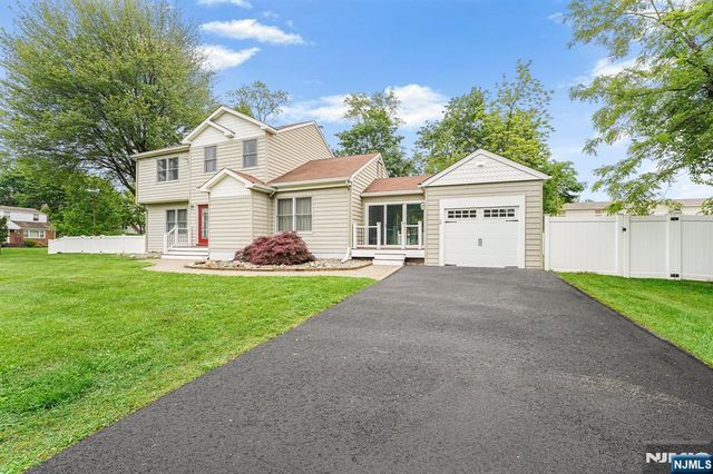 18 Breen Terrace, Wayne, NJ 07470