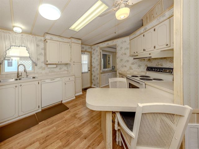 233 PIRATES POINT, North Port, FL 34287