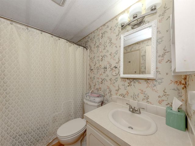 233 PIRATES POINT, North Port, FL 34287