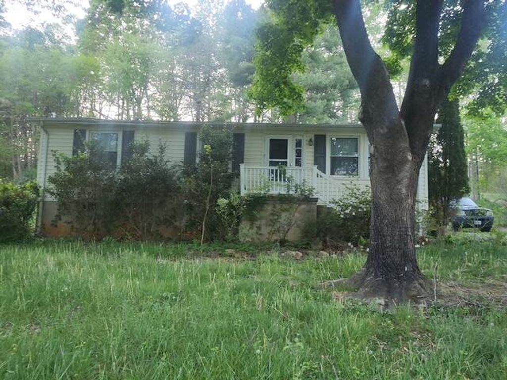 1620 Little Catawba Creek RD, Troutville, VA 24175