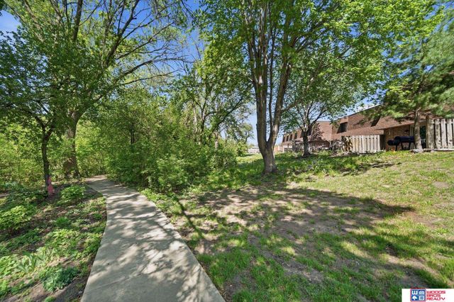 2827 Ponca Street, Lincoln, NE 68506