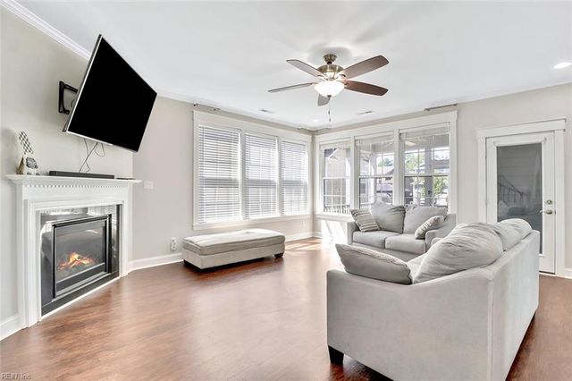 3320 Conservancy DR, Chesapeake, VA 23323