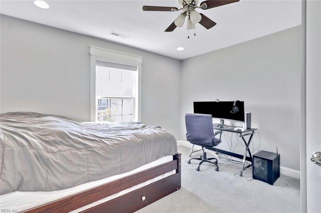 3320 Conservancy DR, Chesapeake, VA 23323