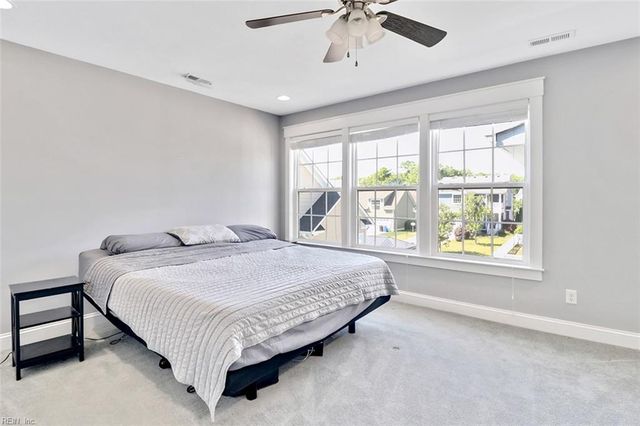 3320 Conservancy DR, Chesapeake, VA 23323