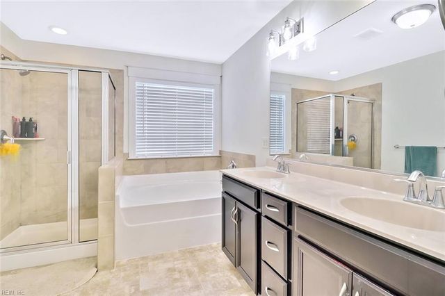 3320 Conservancy DR, Chesapeake, VA 23323