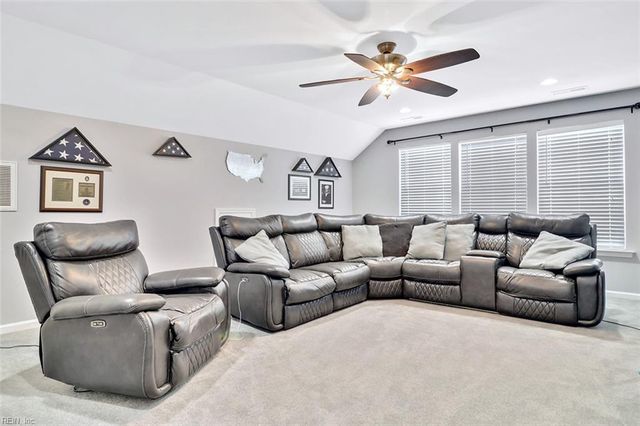 3320 Conservancy DR, Chesapeake, VA 23323