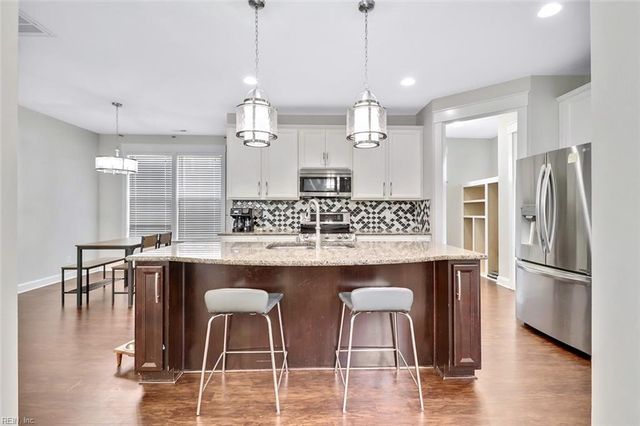3320 Conservancy DR, Chesapeake, VA 23323
