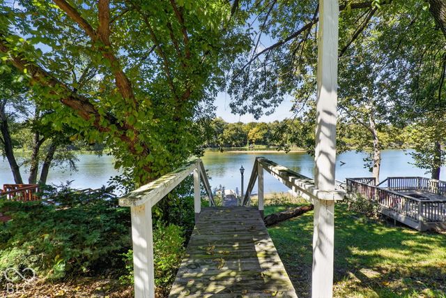 8036 River Bay Drive W, Indianapolis, IN 46240