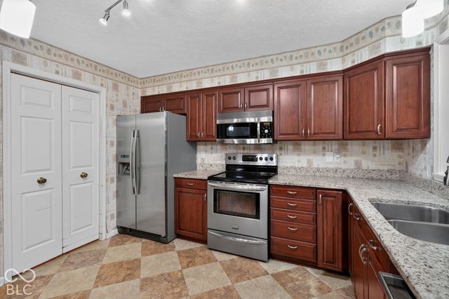 8036 River Bay Drive W, Indianapolis, IN 46240