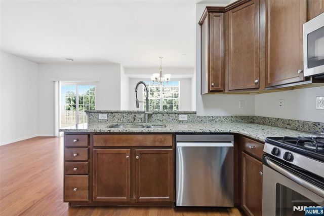 404 Waterview Court 404, Hanover Township, NJ 07927