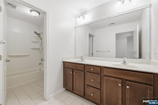 404 Waterview Court 404, Hanover Township, NJ 07927