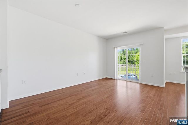 404 Waterview Court 404, Hanover Township, NJ 07927