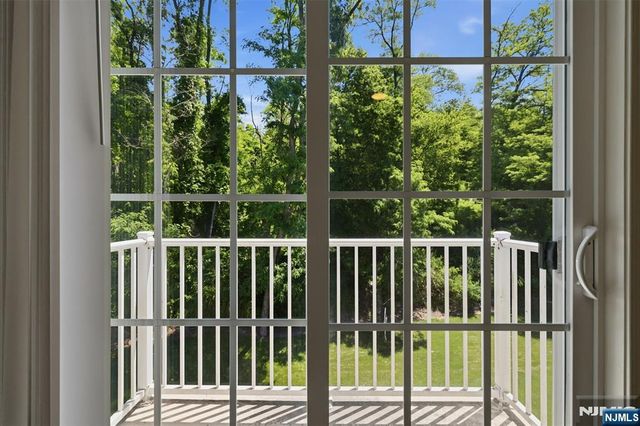 404 Waterview Court 404, Hanover Township, NJ 07927