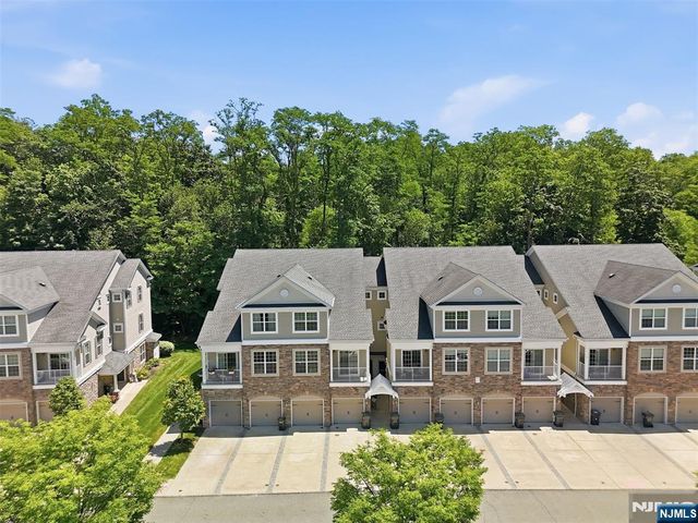 404 Waterview Court 404, Hanover Township, NJ 07927