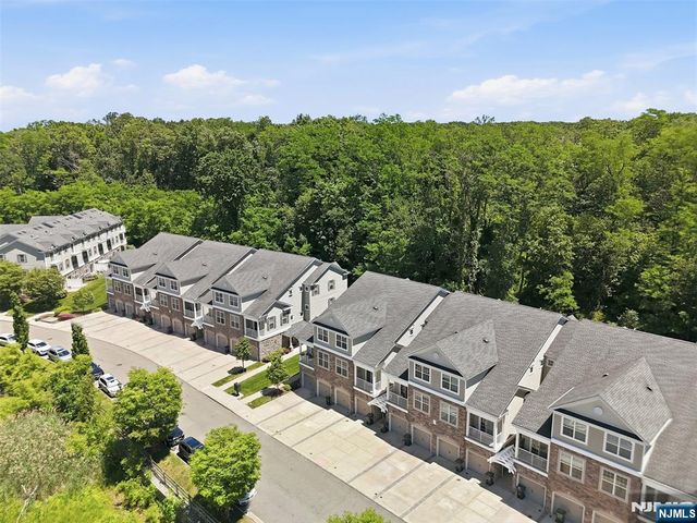 404 Waterview Court 404, Hanover Township, NJ 07927